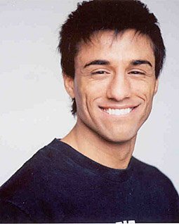 Фото - Mani Nasry: 255x319 / 17 Кб