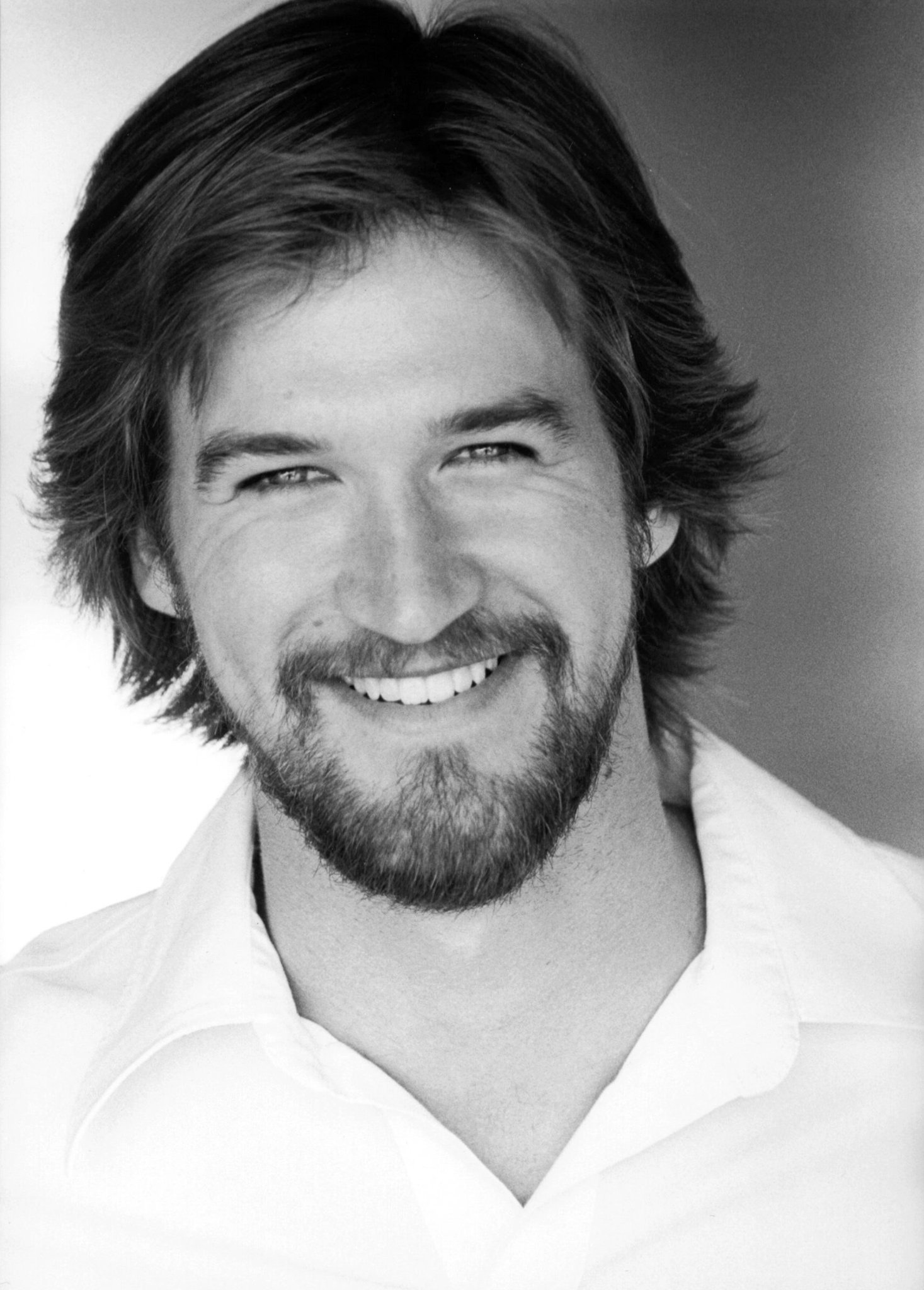 Фото - Кеннет Митчелл: 1467x2048 / 358 Кб