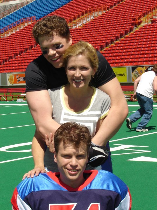 Фото - Джош Эмерсон: 540x720 / 105 Кб