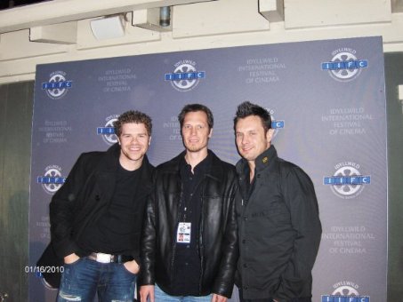 Фото - Джош Эмерсон: 453x340 / 30 Кб