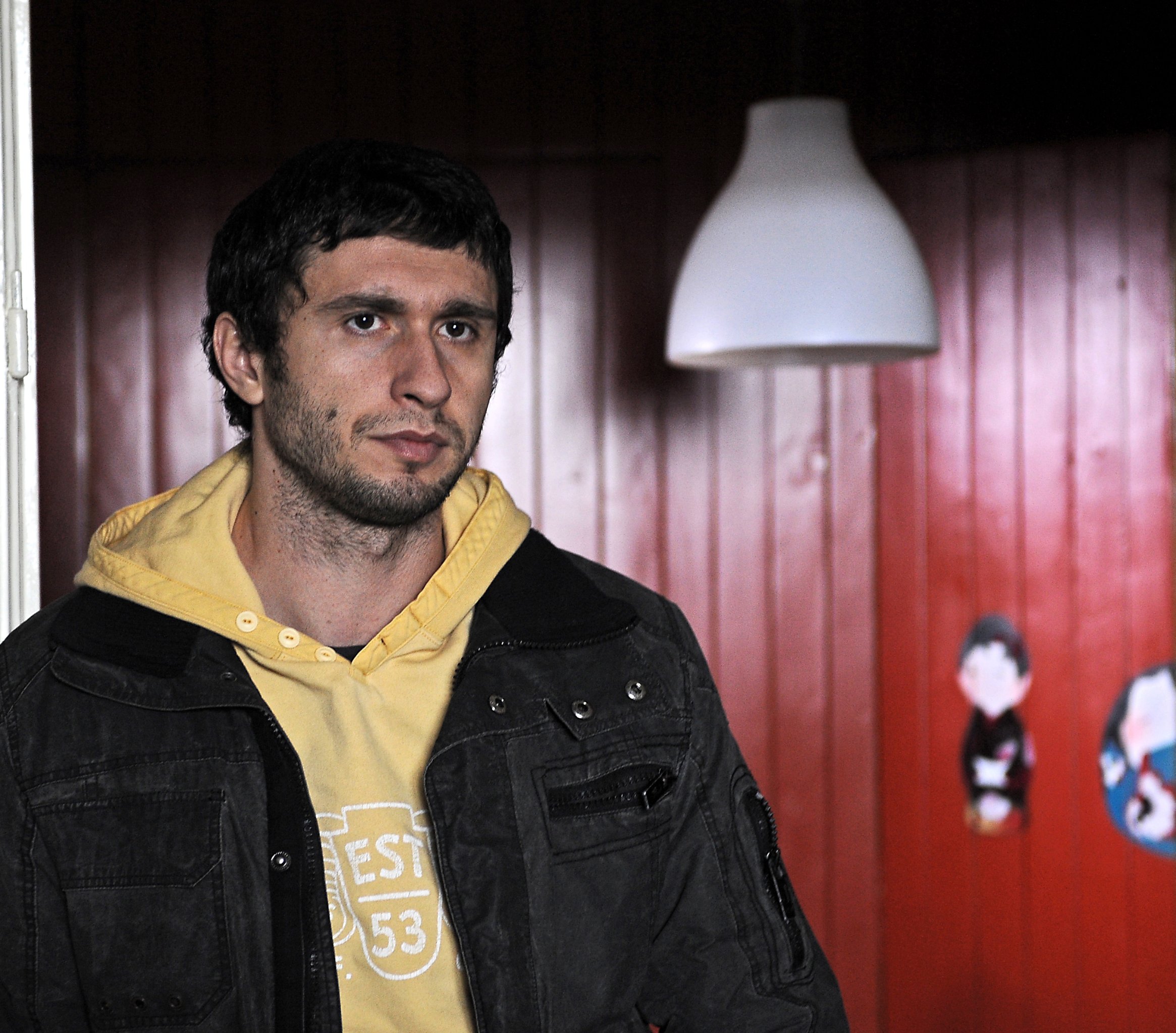 Фото - Драгош Букур: 2330x2048 / 655 Кб