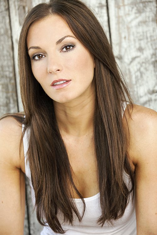 Фото - Cooper Harris: 500x750 / 84 Кб