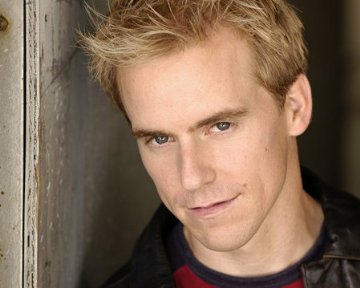 Фото - Patrick O'Sullivan: 360x288 / 20 Кб