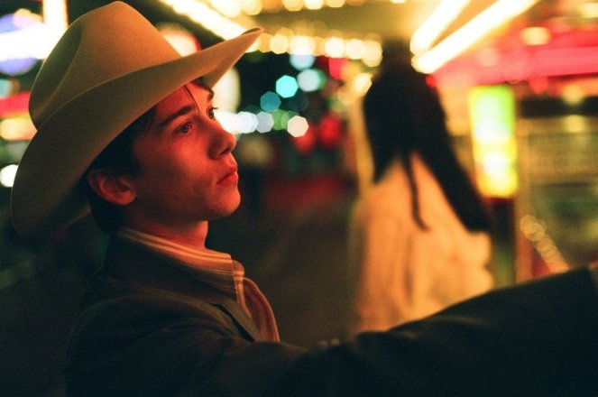 Фото - Лу Тэйлор Пуччи: 663x440 / 45 Кб