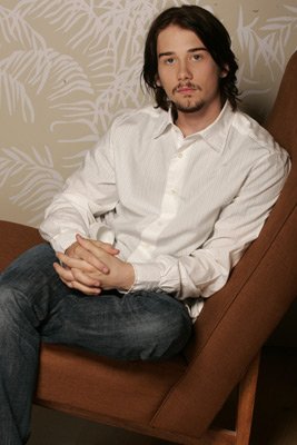 Фото - Лу Тэйлор Пуччи: 267x400 / 22 Кб