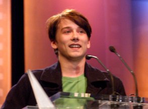 Фото - Лу Тэйлор Пуччи: 294x216 / 12 Кб