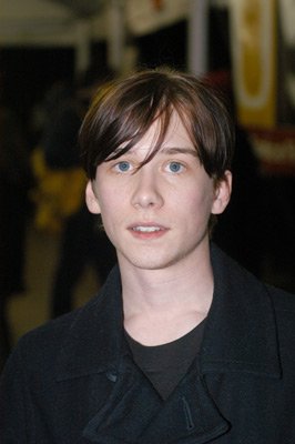 Фото - Лу Тэйлор Пуччи: 266x400 / 17 Кб