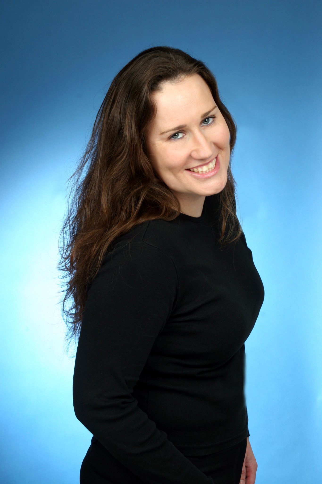 Фото - Natalie Hallam: 1365x2048 / 243 Кб