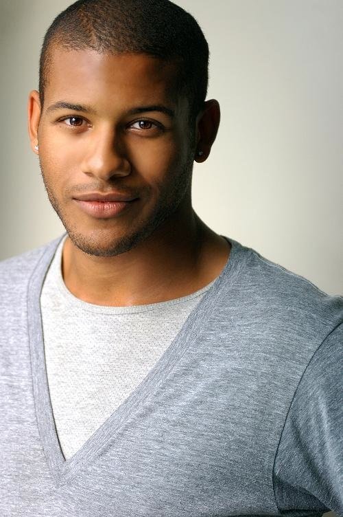 Фото - Джеффри Бауэр-Чепман: 500x752 / 83 Кб