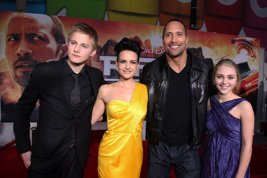 Фото - Анна-София Робб: 267x178 / 14 Кб