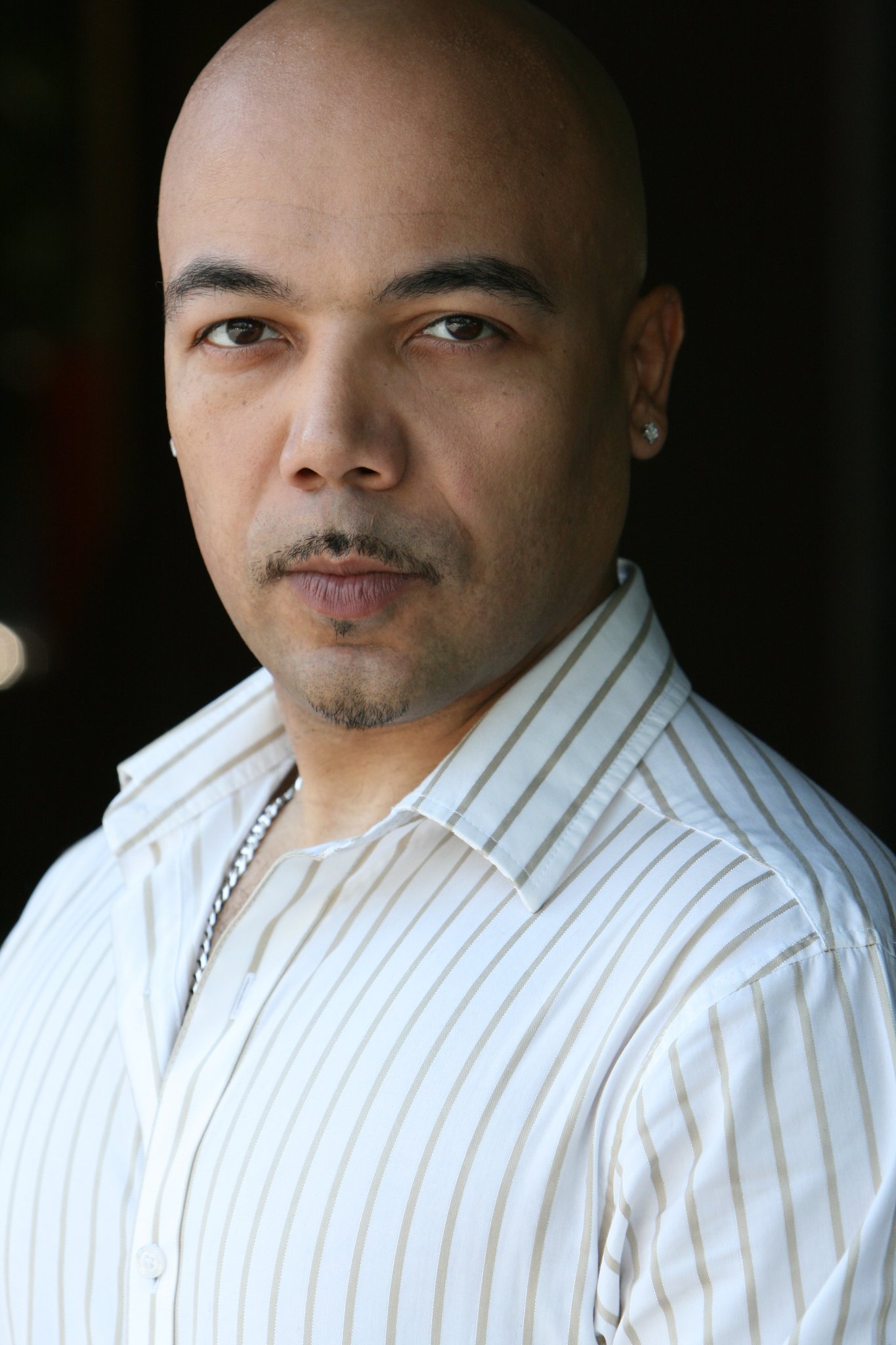 Фото - Энджел Оквендо: 1365x2048 / 281 Кб