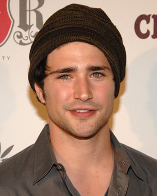 Фото - Мэтт Даллас: 322x400 / 23 Кб