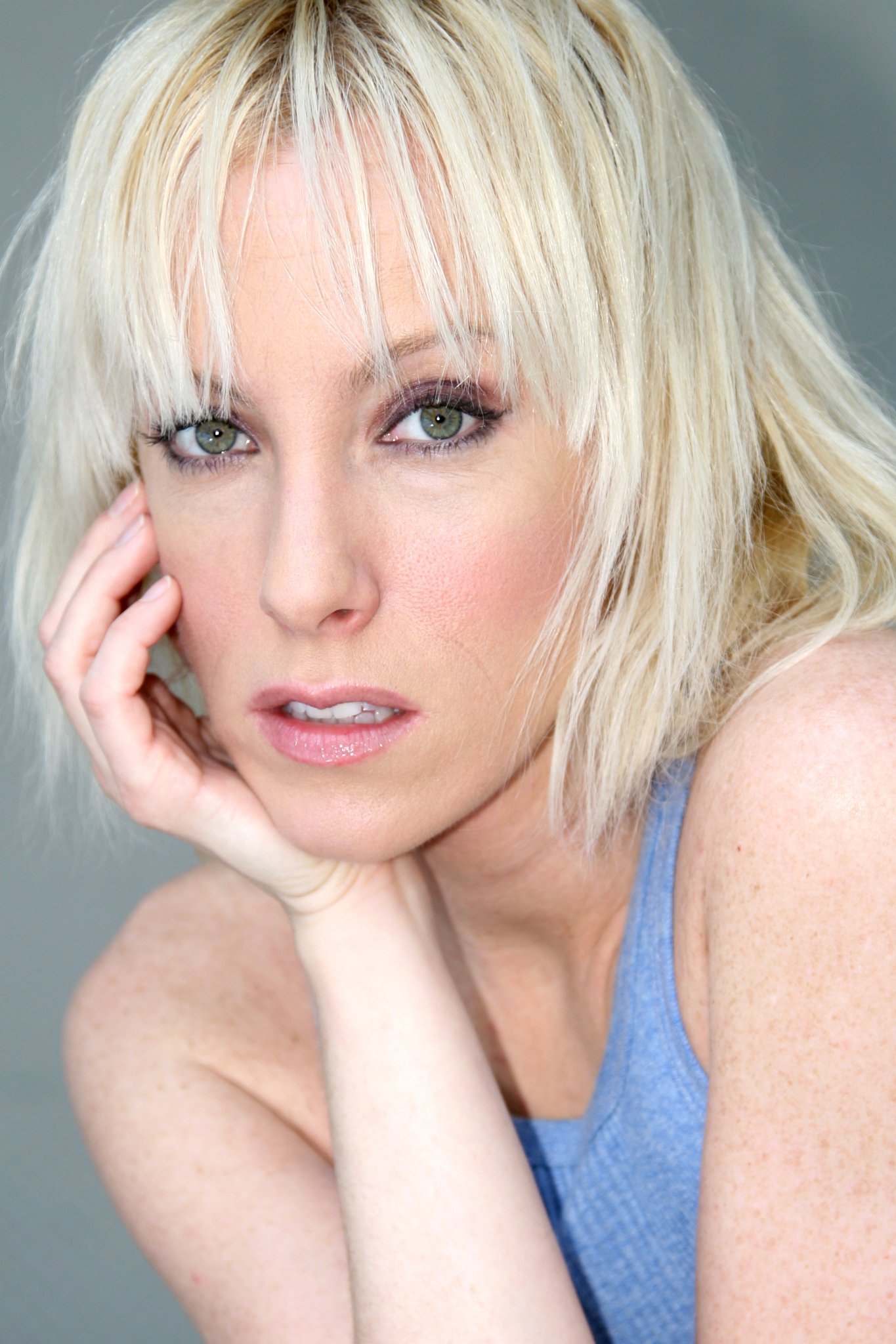 Фото - Vitta Quinn: 1365x2048 / 336 Кб