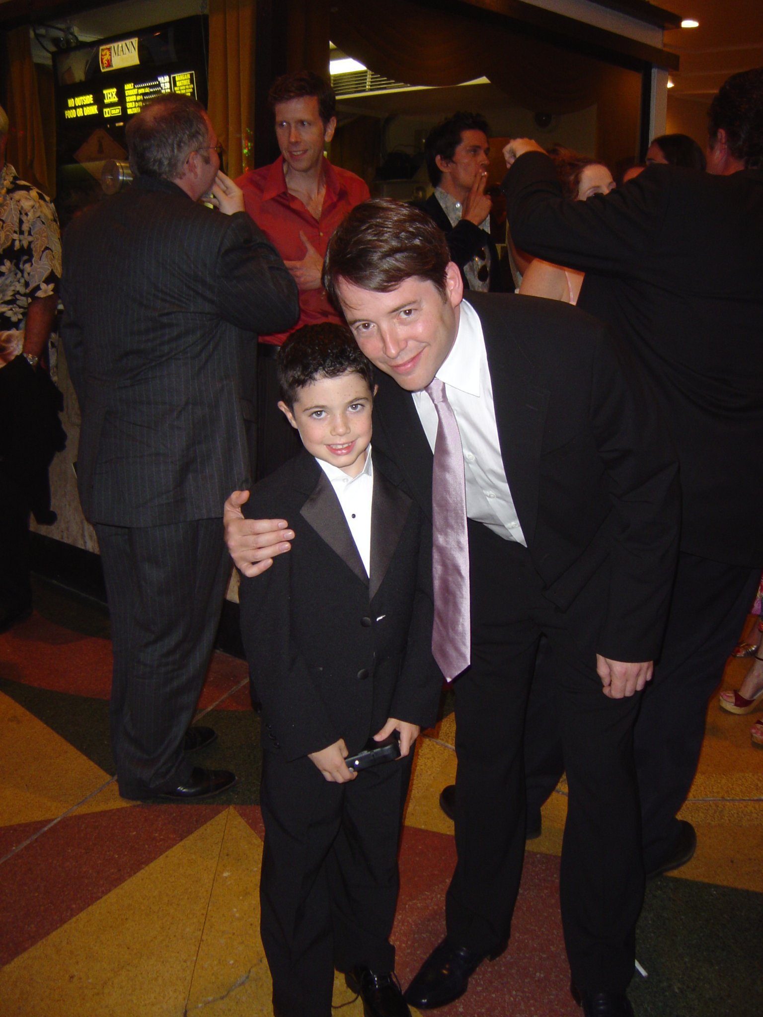 Фото - Дилан Хартиган: 1536x2048 / 336 Кб