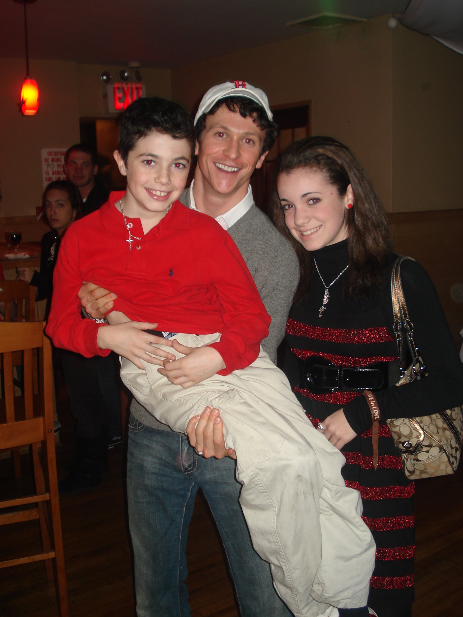 Фото - Дилан Хартиган: 1536x2048 / 329 Кб