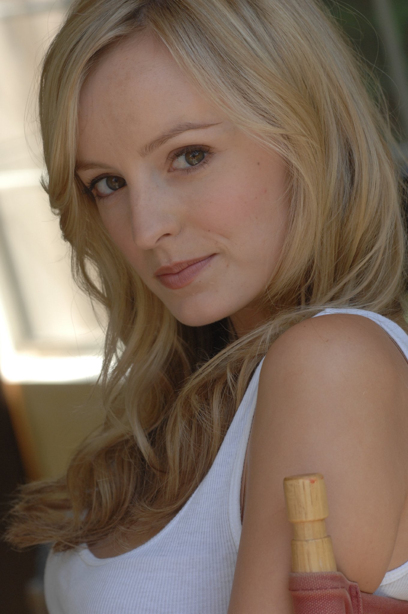 Фото - Ана О'Рейли: 1360x2048 / 309 Кб