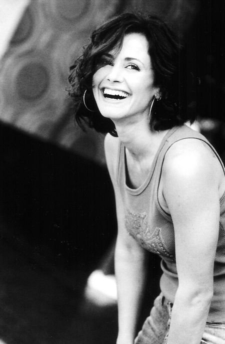 Фото - Валери Крус: 450x686 / 42 Кб