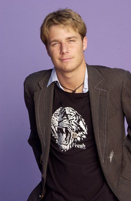 Фото - Джейк Макдорман: 261x400 / 19 Кб