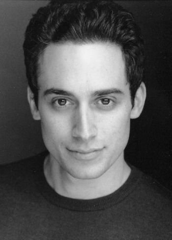 Фото - Michael Perri: 350x490 / 22 Кб