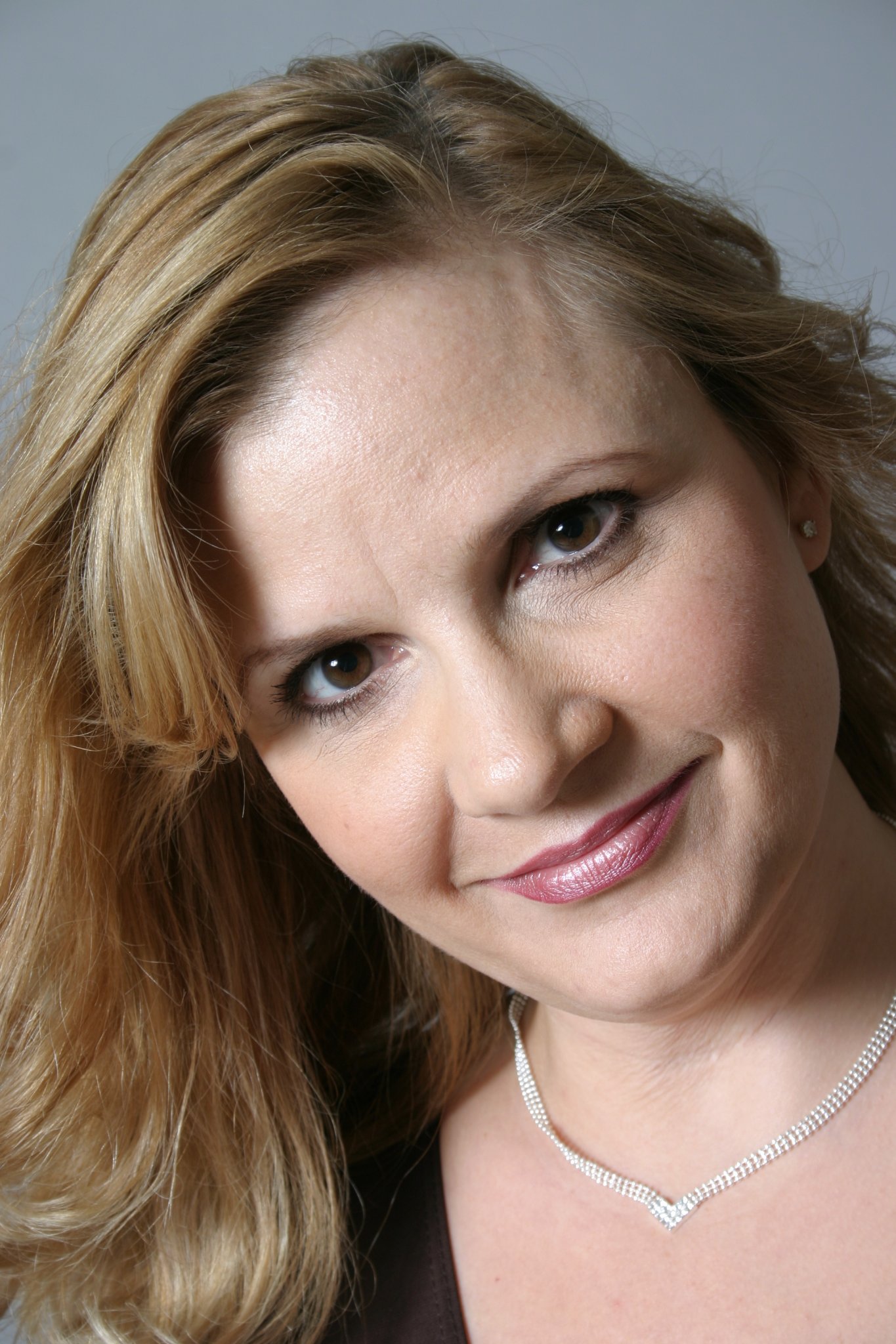 Фото - Shawn I. Chevalier: 1365x2048 / 397 Кб