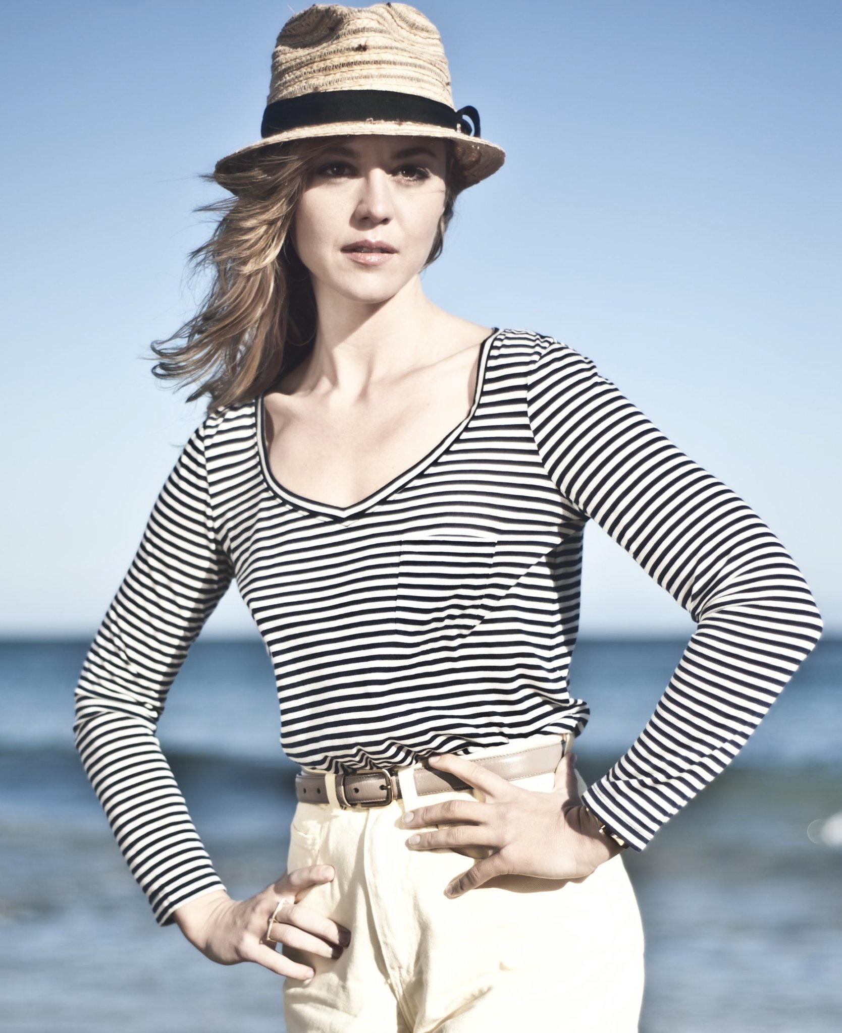 Фото - Саманта Локвуд: 1668x2048 / 425 Кб