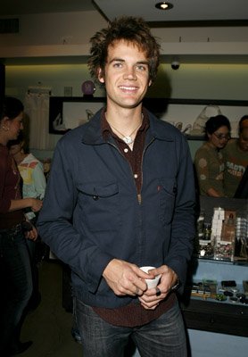 Фото - Тайлер Хилтон: 278x400 / 24 Кб