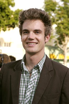 Фото - Тайлер Хилтон: 267x400 / 26 Кб