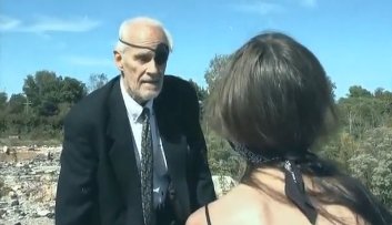 Фото - Donald Meyers: 353x203 / 17 Кб