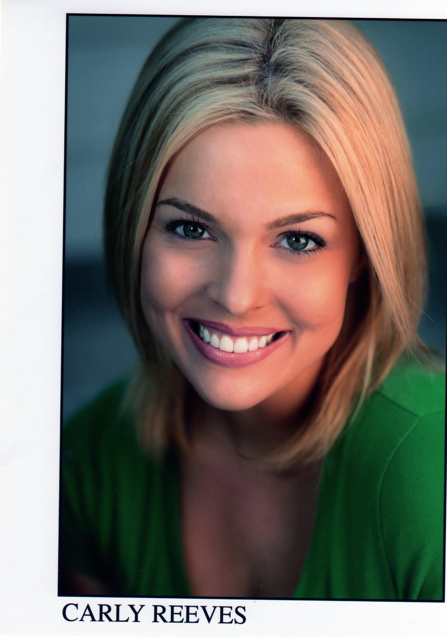 Фото - Carly Reeves: 1437x2048 / 286 Кб