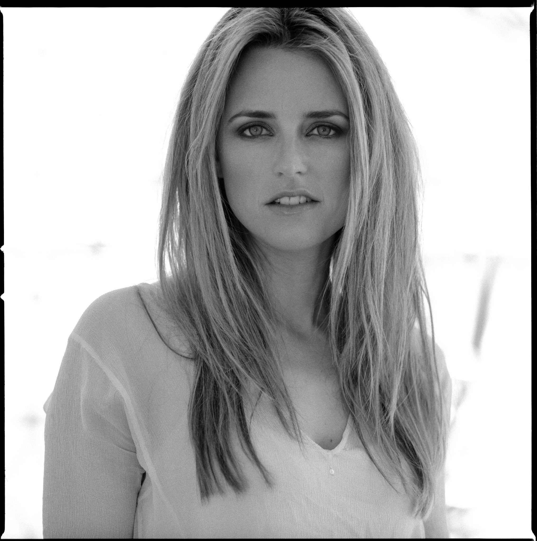 Фото - Трилби Гловер: 2035x2048 / 700 Кб