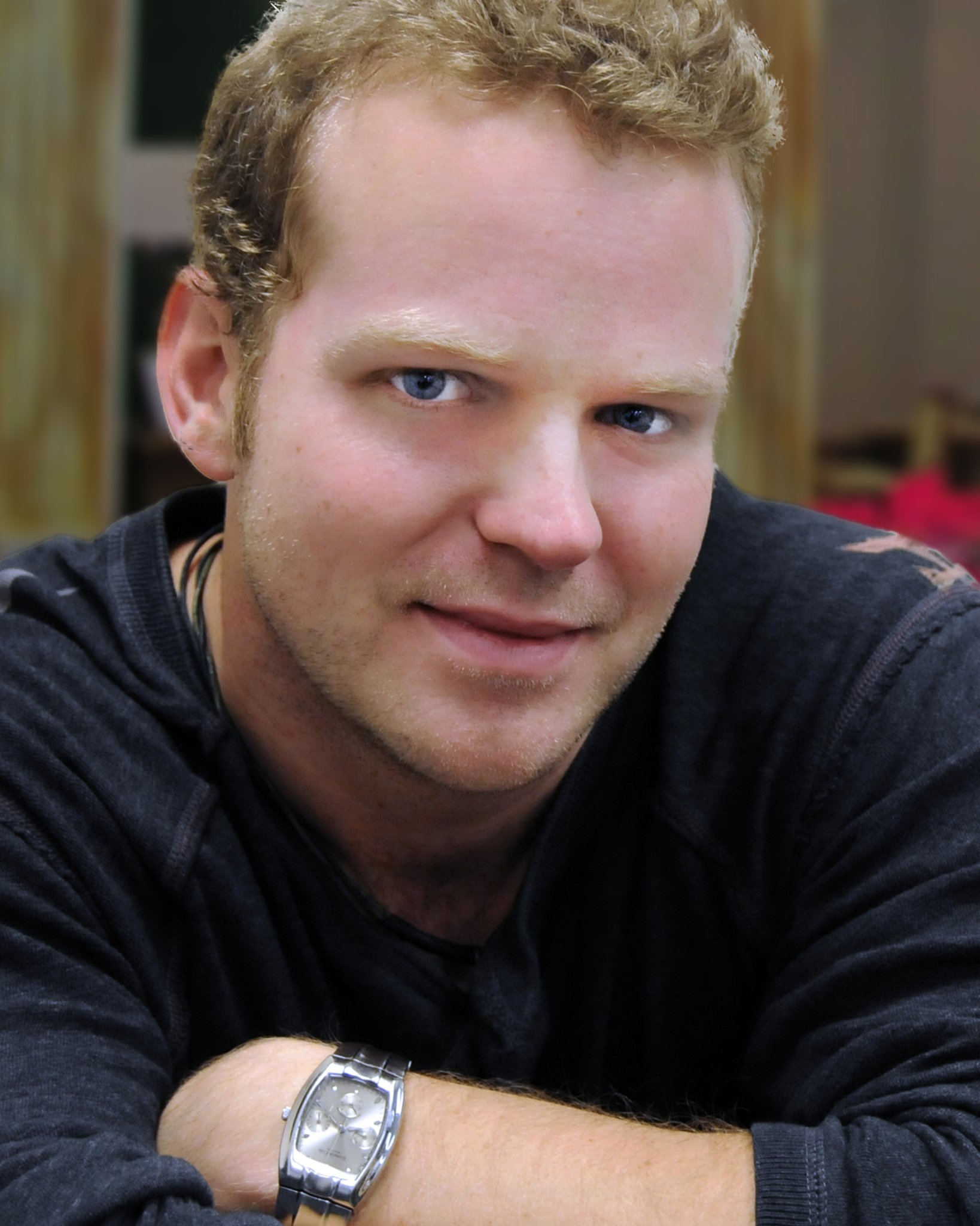 Фото - Джей Гейтс: 1638x2048 / 330 Кб