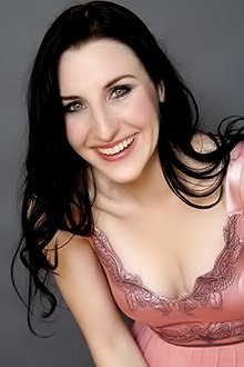 Фото - Megan Franich: 220x330 / 17 Кб