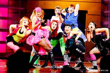 Фото - Julie 'Jules' Urich: 365x243 / 35 Кб