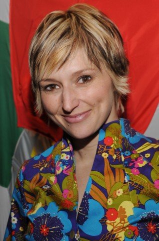 Фото - Julie 'Jules' Urich: 318x480 / 43 Кб