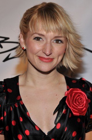 Фото - Julie 'Jules' Urich: 318x480 / 34 Кб