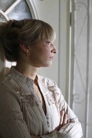 Фото - Julie 'Jules' Urich: 320x480 / 31 Кб