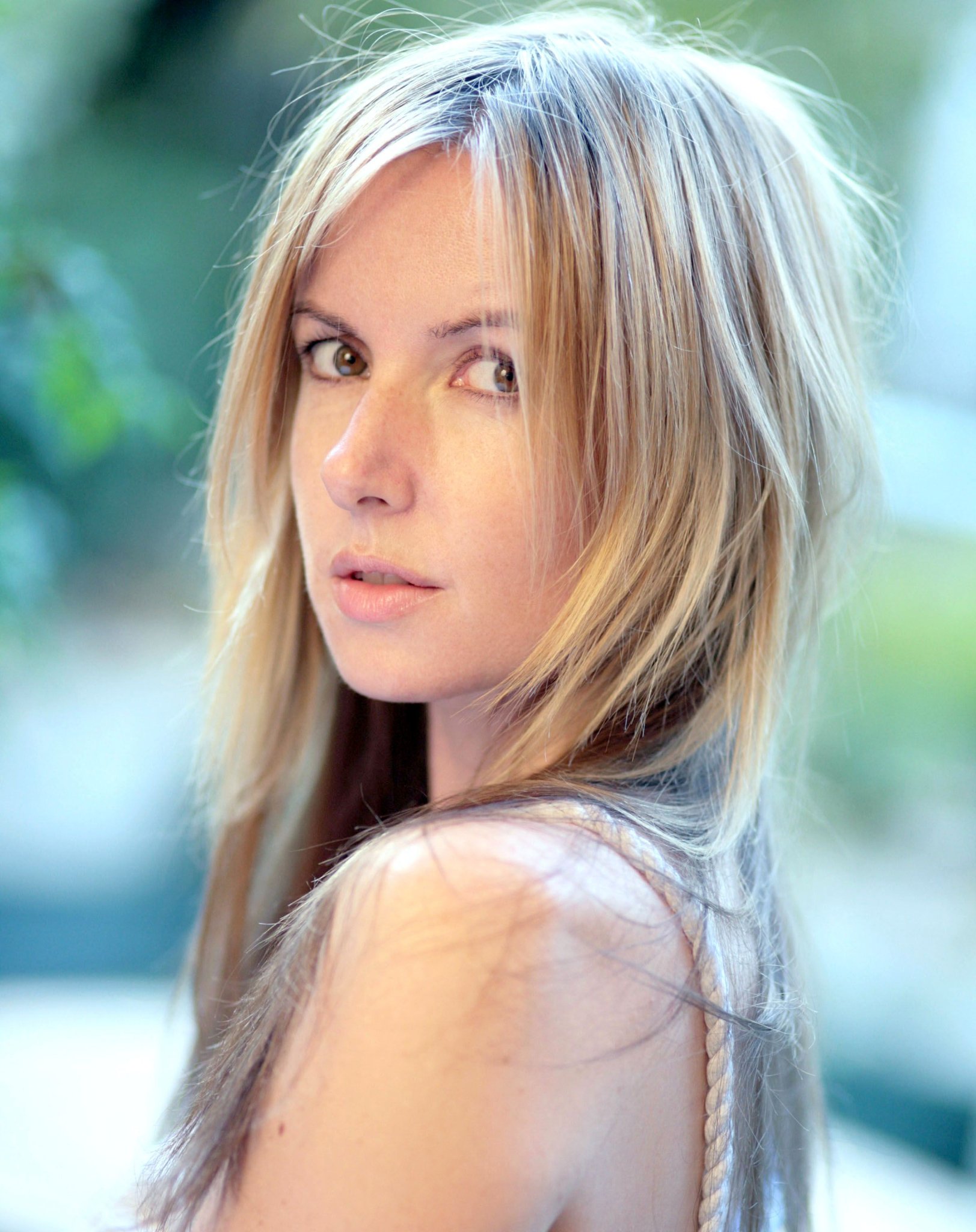 Фото - Georgie Smith: 1623x2048 / 383 Кб