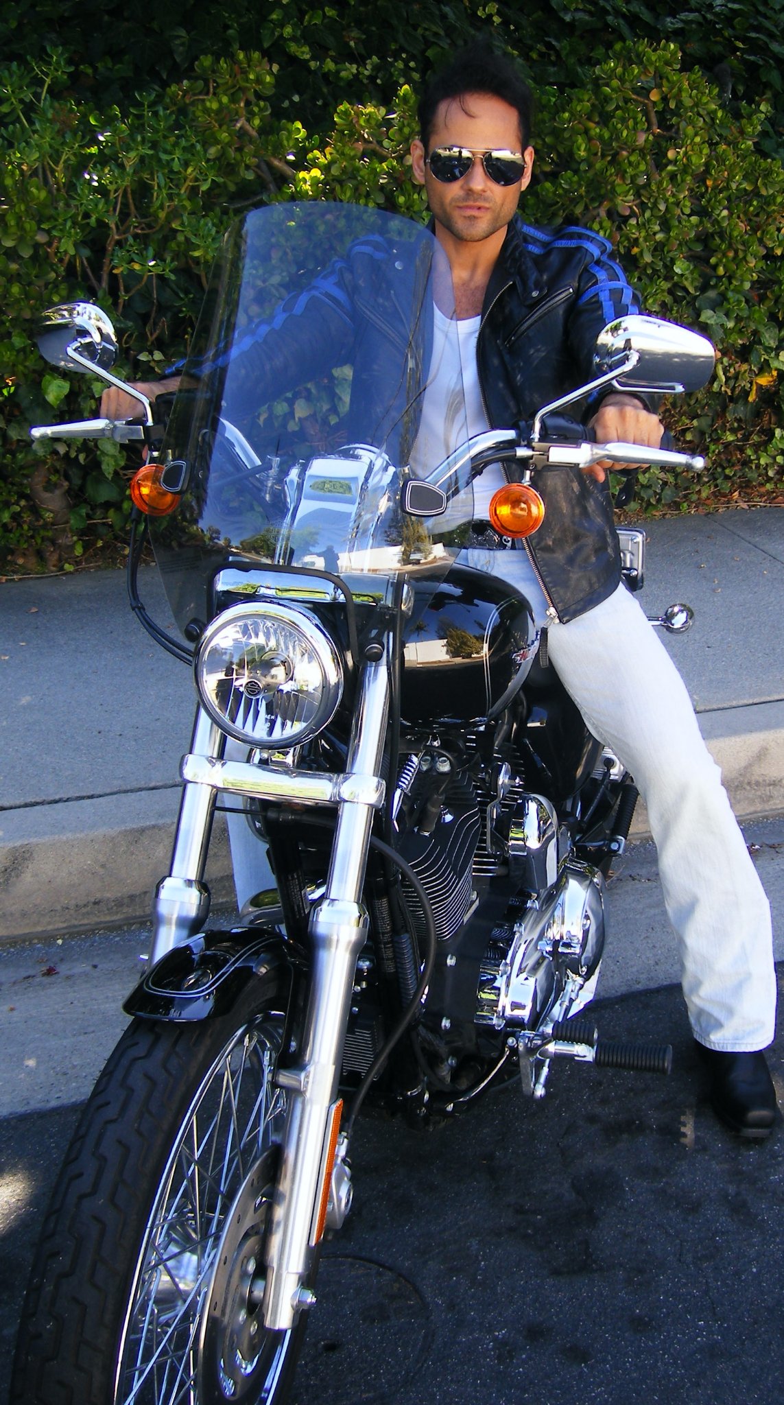 Фото - Antonio Christina: 1143x2048 / 513 Кб