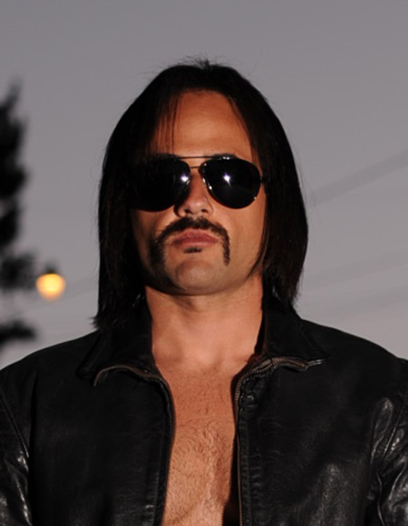 Фото - Antonio Christina: 1590x2048 / 171 Кб