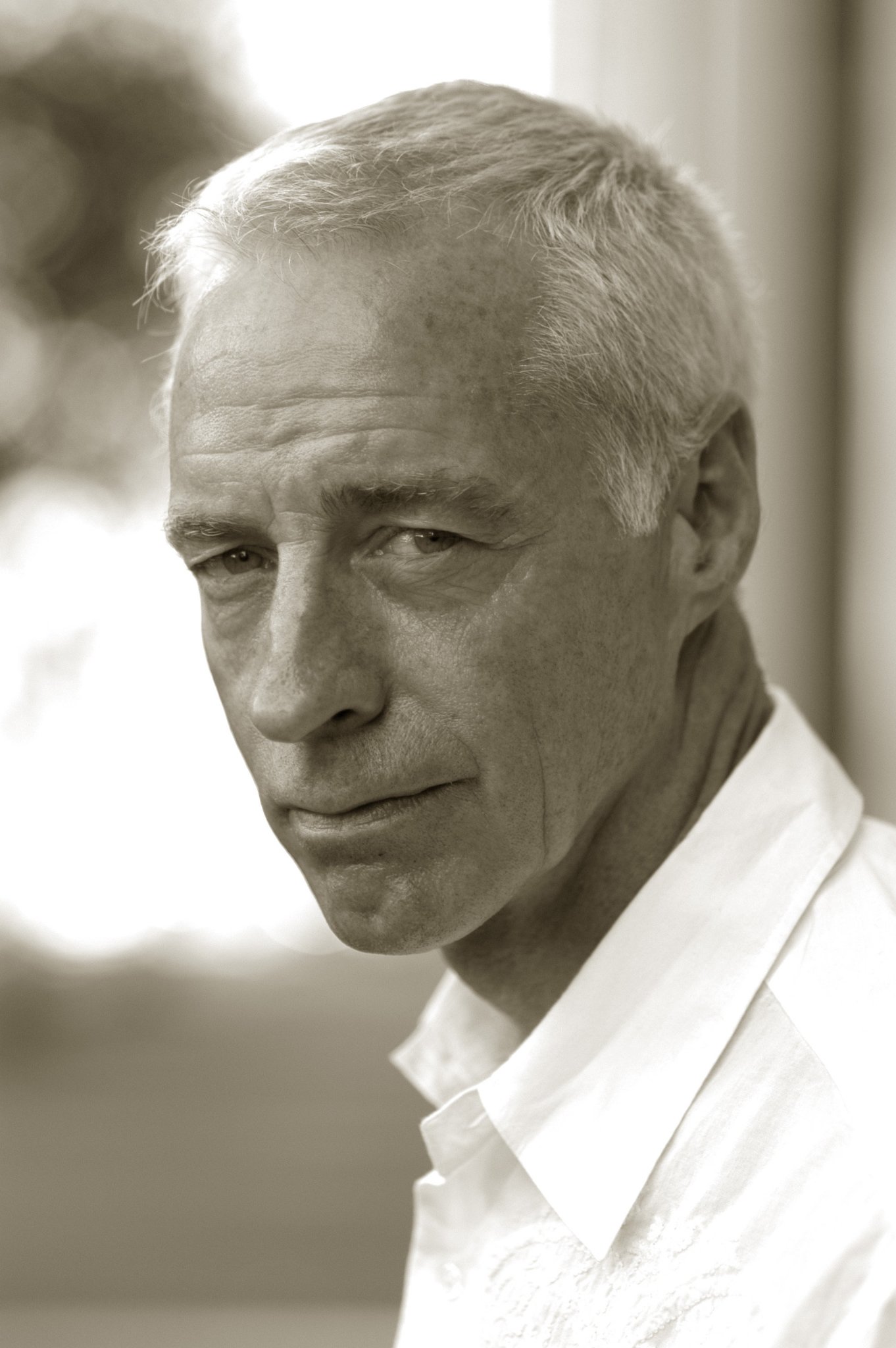 Фото - Joe Wilson: 1362x2048 / 265 Кб