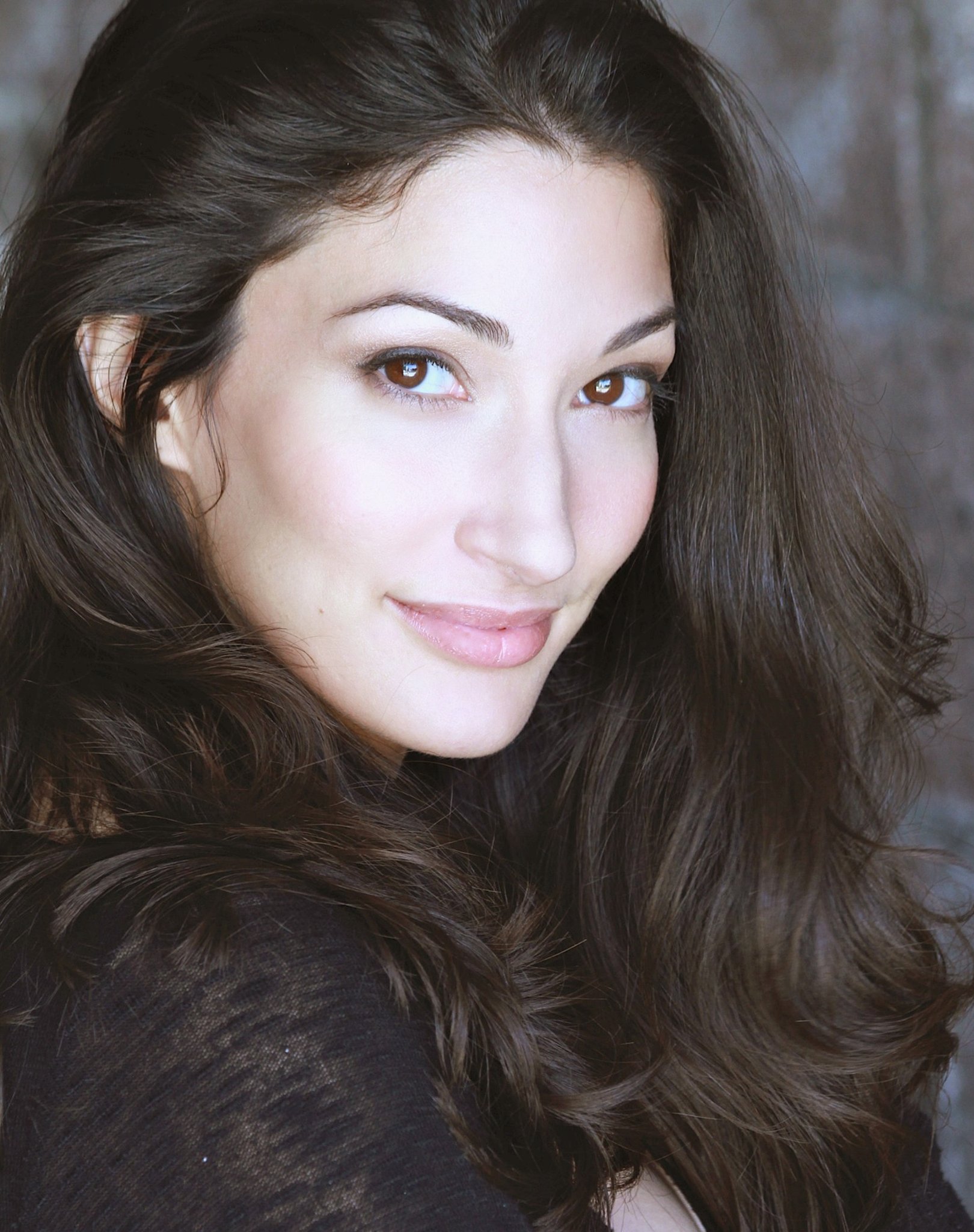 Фото - Crystal Mantecon: 1620x2048 / 438 Кб