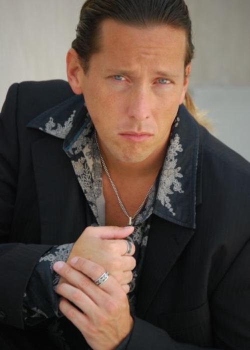 Фото - Thomas Lynch: 500x700 / 38 Кб