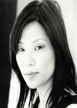 Фото - Helen Kim: 300x420 / 23 Кб