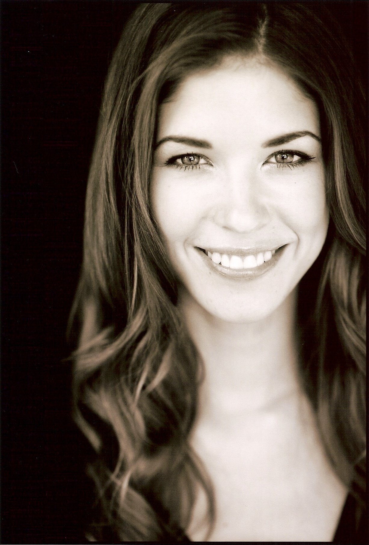 Фото - Devon Weigel: 1227x1811 / 359 Кб