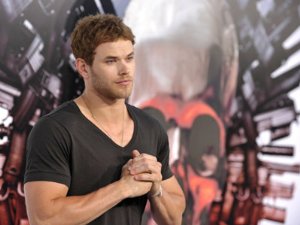 Фото - Келлан Латс: 300x225 / 17 Кб