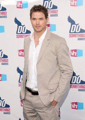 Фото - Келлан Латс: 285x400 / 24 Кб