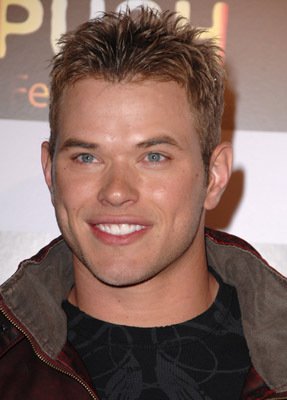 Фото - Келлан Латс: 287x400 / 22 Кб