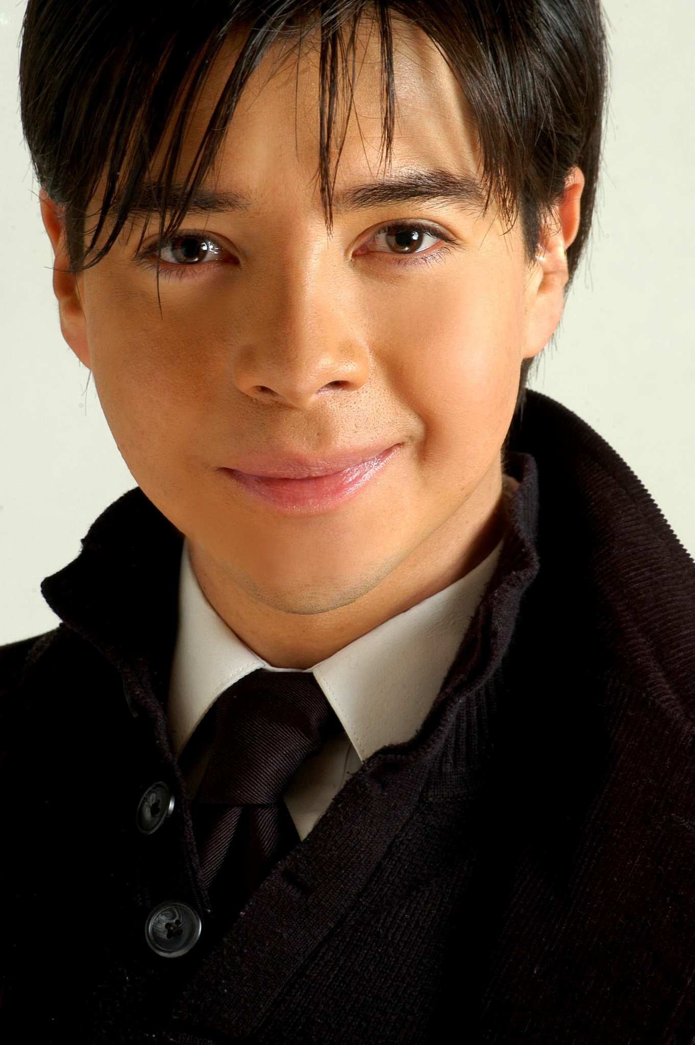 Фото - Альберто Рейес: 1362x2048 / 343 Кб