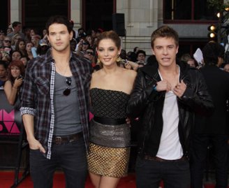 Фото - Эшли Грин: 328x269 / 22 Кб