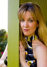 Фото - Stephanie Young: 180x256 / 12 Кб